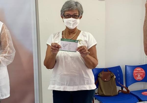 “Foi o melhor presente que eu poderia ganhar”, disse moradora do km 39 vacinada contra a Covid-19