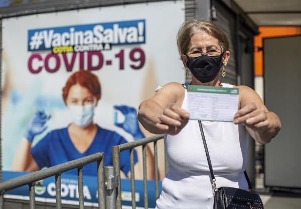 Saúde abre agendamento para vacinação contra Covid-19 para idosos 68+