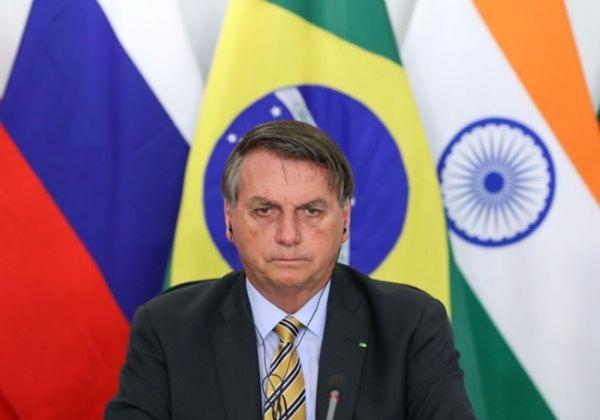 Oposição vai pedir impeachment de Bolsonaro por cooptação das Forças Armadas
