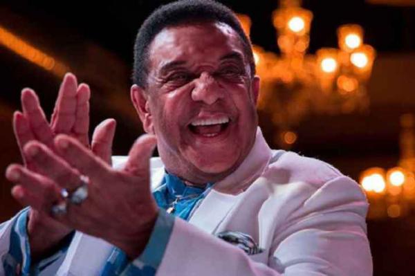 Morre cantor Agnaldo Timóteo vítima do coronavírus