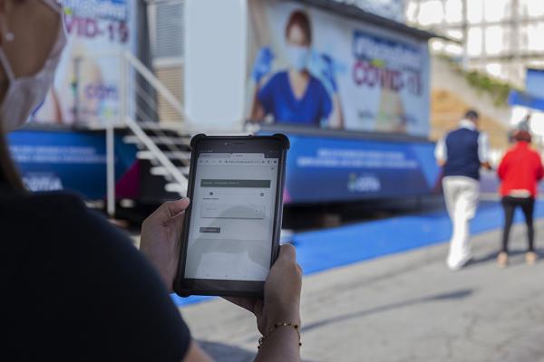 Com tablets, Cotia passará a atualizar os dados sobre vacinação contra Covid-19 em tempo real