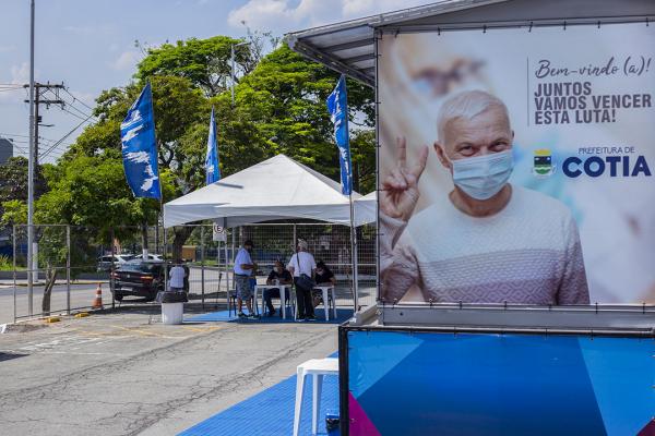 Já está liberado o agendamento da vacina contra Covid-19 para trabalhadores da educação 47+
