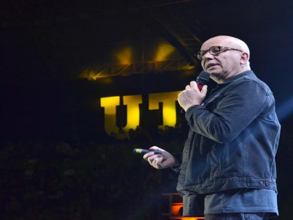 Marcelo Tas e Rick Chesther fazem palestra gratuita em Cotia