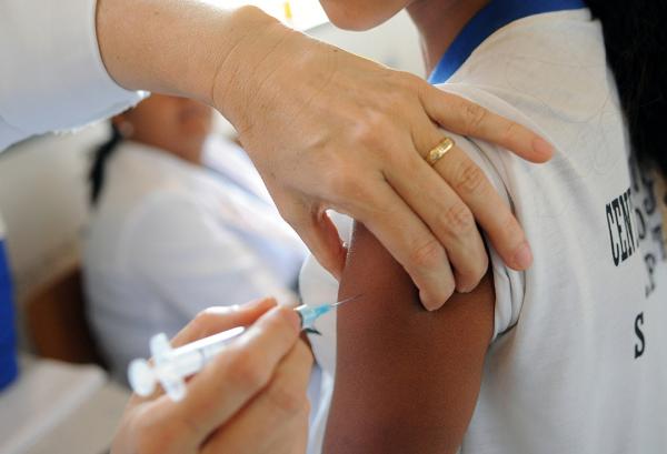 Meningococo C: Saúde pede para os pais verificarem na UBS se os seus filhos estão com a dose em dia