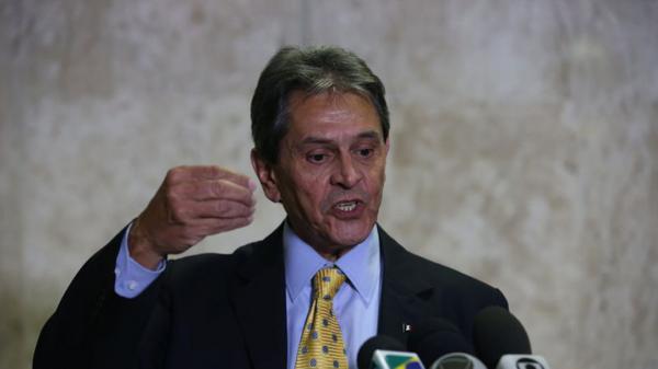 PF prende o ex-deputado Roberto Jefferson
