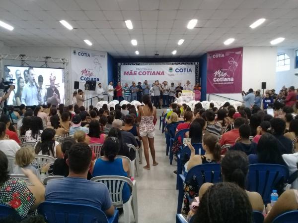 Programa ‘Mãe Cotiana’ chega à 2ª edição com a entrega de cerca de 200 kits de enxoval de bebê para gestantes cadastradas