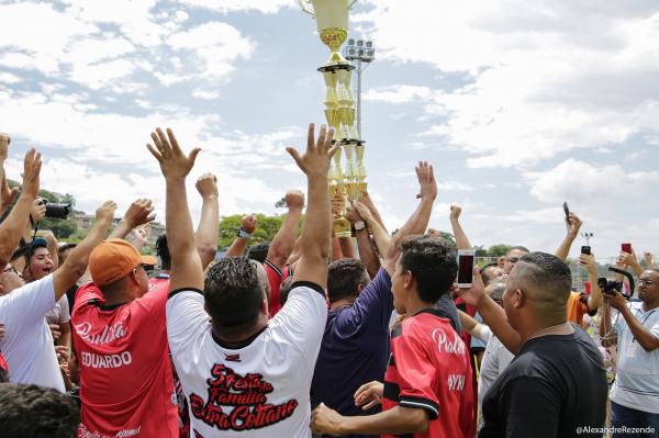 Paulista F.C vence pela 1ª divisão o Campeonato de Caucaia e o Parados E.C levanta o caneco da 2ª divisão