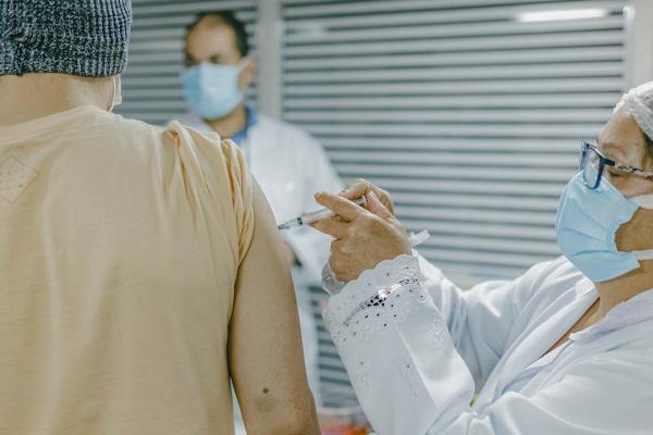 Seguindo orientação do Estado, Cotia antecipa 2ª dose da vacina da Pfizer de 12 para 8 semanas