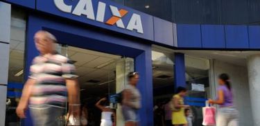 Caixa começa a pagar hoje décimo terceiro do Bolsa Família