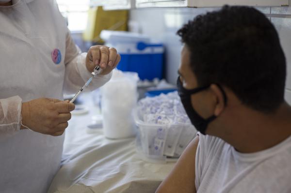 Em Cotia, 20 mil pessoas estão com a 2ª dose da vacina contra a Covid atrasada