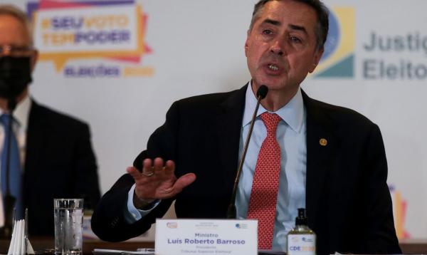 Presidente do TSE volta a defender regulamentação de redes sociais