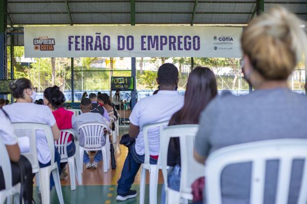 “Feirão Emprega + Cotia” encaminhou mais de 450 pessoas para seleção de emprego