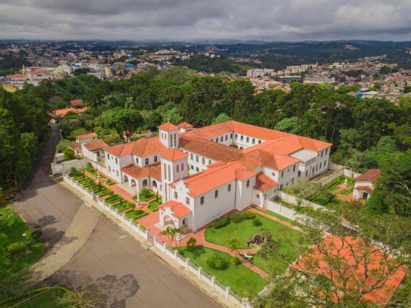 Carmelo do Imaculado Coração de Maria e Santa Teresinha completa 75 anos em Cotia