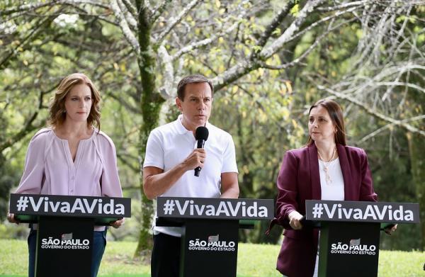 São Paulo libera obrigatoriedade de máscara para ambientes fechados