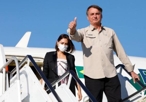 Jair Bolsonaro gastou R$ 2,6 milhões com comida em avião presidencial