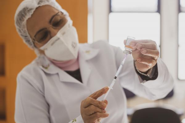 Em abril, UBS’s vão funcionar com horário estendido para aplicar vacina contra a gripe e a covid-19