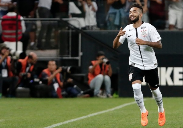 Atacante Clayson vai para o Bahia