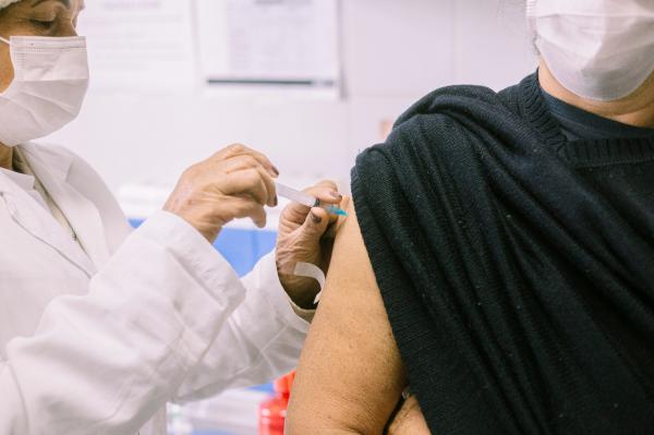 Estado libera e Cotia começa a vacinar população em geral contra a gripe a partir de hoje, 22/06