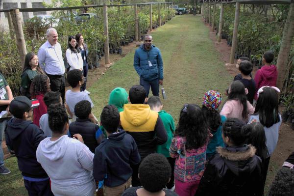 Guardiões Ambientais Mirins fazem visita técnica ao Viveiro e à cooperativa de reciclagem
