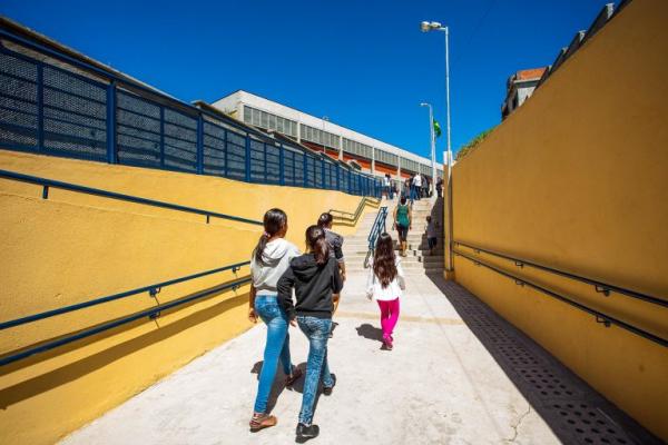 Período de transferência de alunos da rede estadual vai até quarta-feira (8)