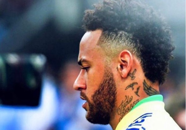 Técnico do PSG diz que não vê problemas em viagens de Neymar nas férias