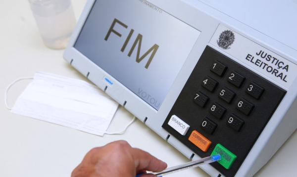Observadores estrangeiros dizem que sistema eleitoral brasileiro é seguro e confiável