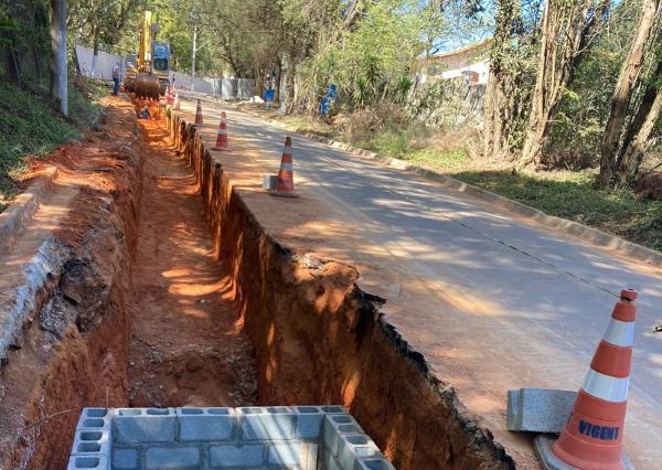 Prefeitura avança com obra viária e de drenagem no Jardim Ipês