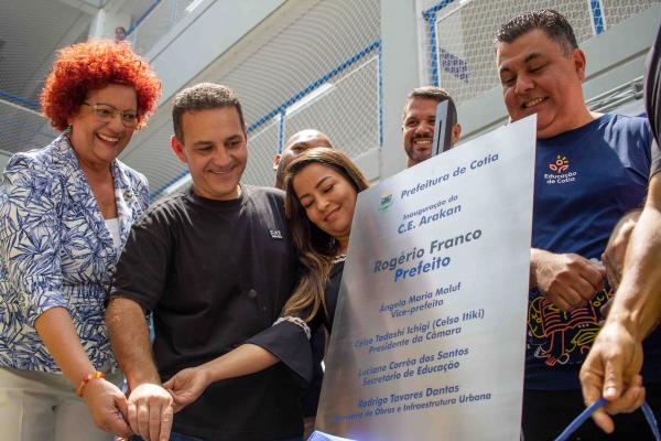 Milhares de pessoas participaram da inauguração do complexo esportivo e educacional Arakan