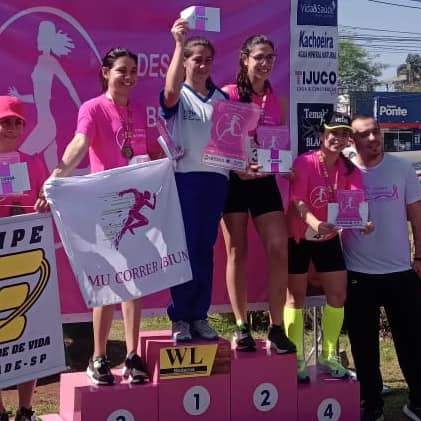 Atletas de Cotia conquistam ouro no ‘Desafio Outubro Rosa’ em Ibiúna