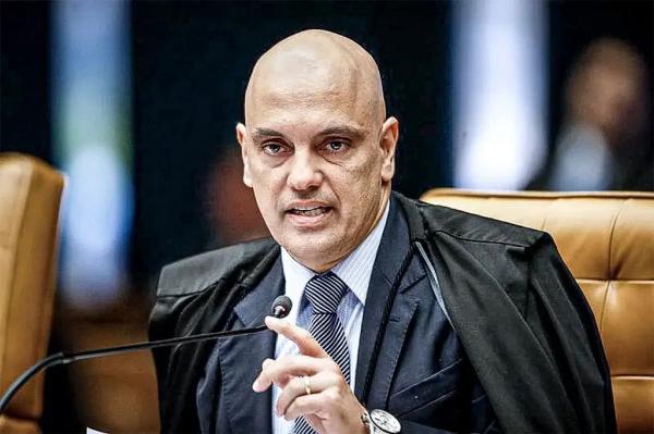 Moraes desbloqueia recursos do PP e Republicanos em ação sobre urnas