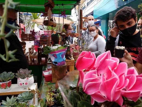 Fim de ano: feira livre e feira de artes terão programação especial