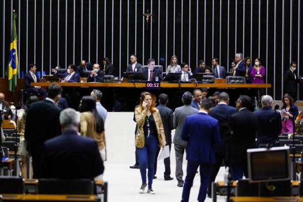 Congresso aprova Orçamento com salário mínimo de R$1.320 para 2023