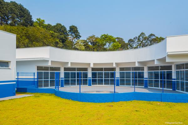Prefeitura entrega duas novas creches