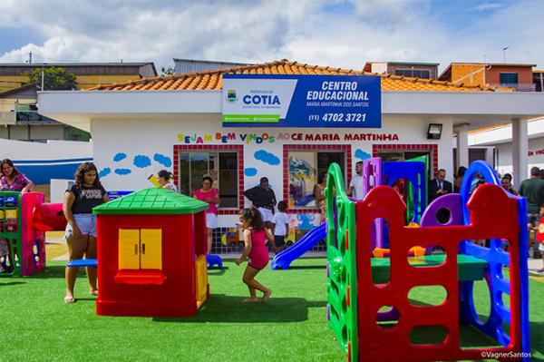 Prefeitura de Cotia entrega duas novas creches que funcionam 12 horas por dia