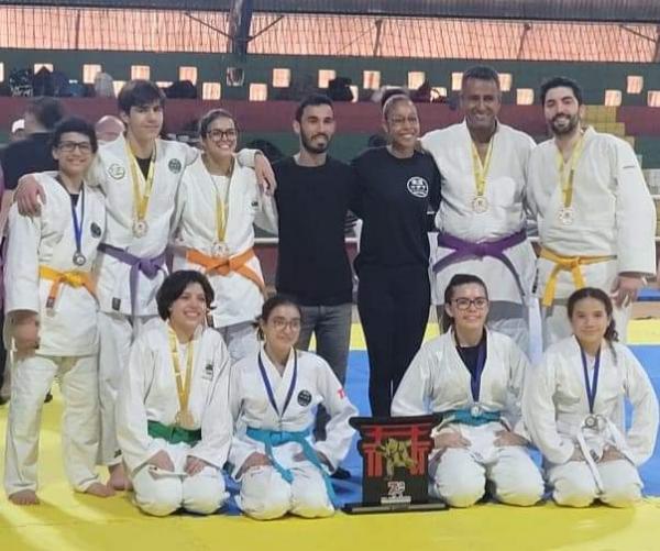 Atletas de Cotia conquistam nove medalhas de ouro no 2° Festival e Torneio por Faixas