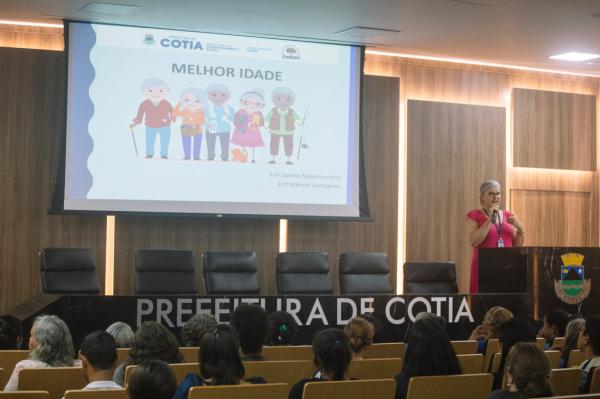 Cotia conclui capacitação oferecida a cuidadores de pessoas idosas