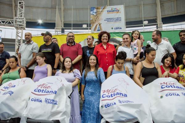‘Cotia que Cuida’ termina o ano com mais de 2800 kits de enxoval entregues por meio do ‘Mãe Cotiana’