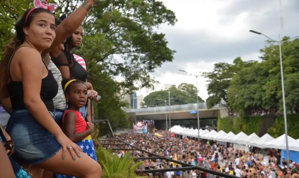 É mais do que pré: já é carnaval em São Paulo