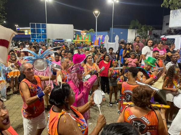 ‘Do Povo para o Povo’ fez a folia no Carnaval de Cotia