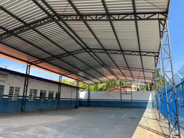 Mais escolas ganham quadra, cobertura de quadra e reforma completa