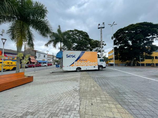 Nos dias 2 e 16/05, o BiblioSesc vem para Cotia com milhares de obras literárias