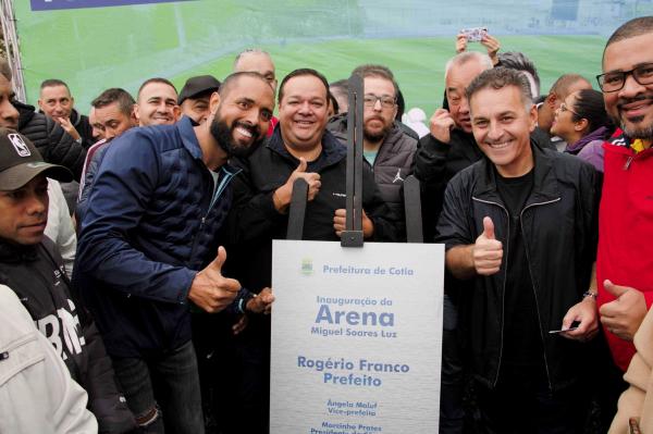 Festa no esporte: Cotia entregou a Arena Miguel Soares Luz, no Leonor