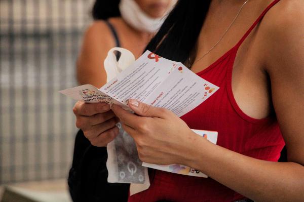 Cotia coloca o ‘bloco da prevenção’ na rua para conscientizar sobre ISTs