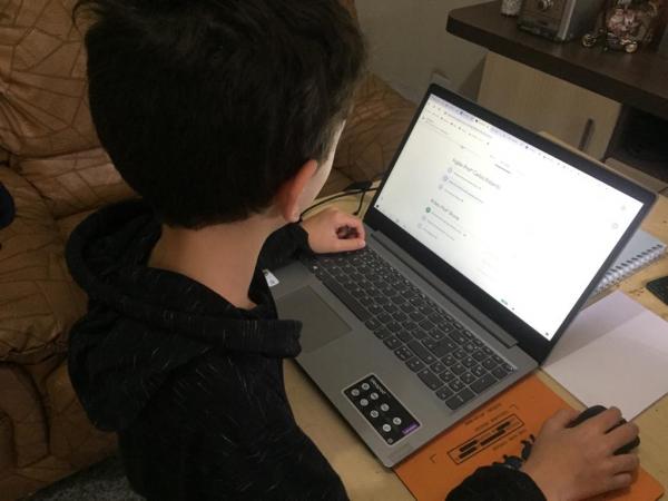 Com fim do recesso antecipado, alunos da rede municipal vão estudar de casa durante a pandemia