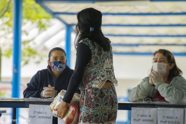 Escolas municipais distribuem 348 mil quilos de alimentos do ‘kit merenda’