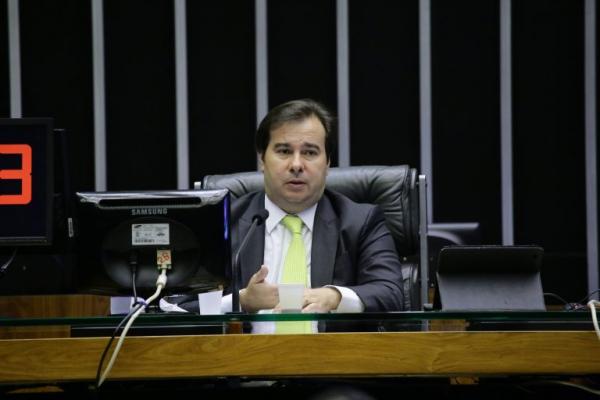 Rodrigo Maia e líderes partidários elogiam legado de Mandetta na saúde