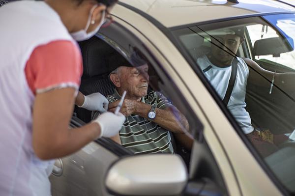 Dias 23 e 24/04, Cotia realiza três drive-thrus de vacinação contra a gripe