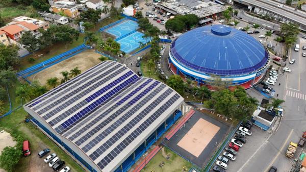Cotia inaugura novas usinas solares no Ginásio de Esportes e amplia produção de energia limpa