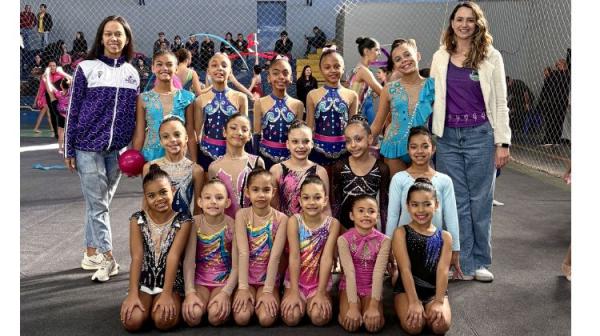 Equipe de Ginástica Rítmica de Cotia sobe ao pódio em Águas de Lindóia