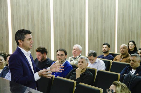 Palestra para servidores da prefeitura destaca papel dos homens no combate ao machismo